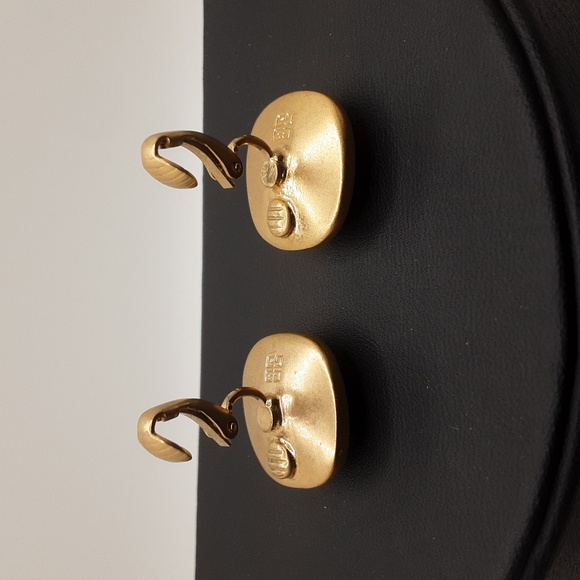 Vintage Givenchy Green Crystal Clip-on Earrings - Picture 5 of 16